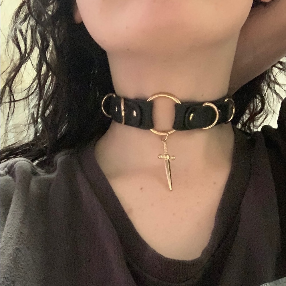 Hot Topic Black and Gold Dagger Choker Necklace